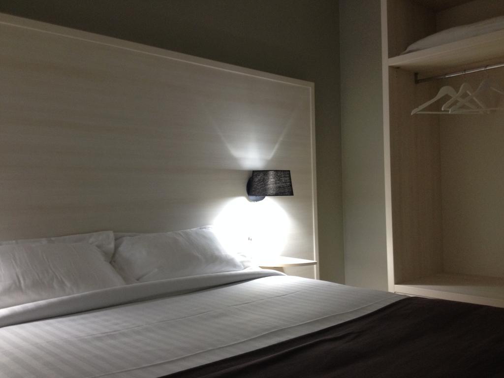 Hotel Univers Carpentras Pokoj fotografie